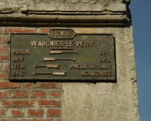 Une belle plaque de cochers sur la façade.