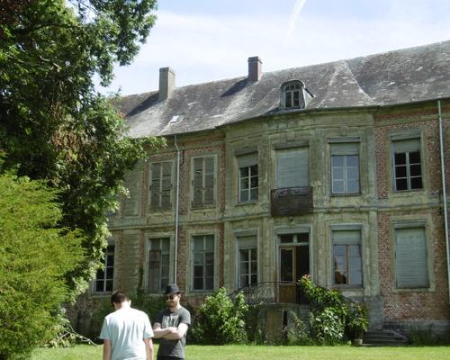La façade arrière (ancien château).