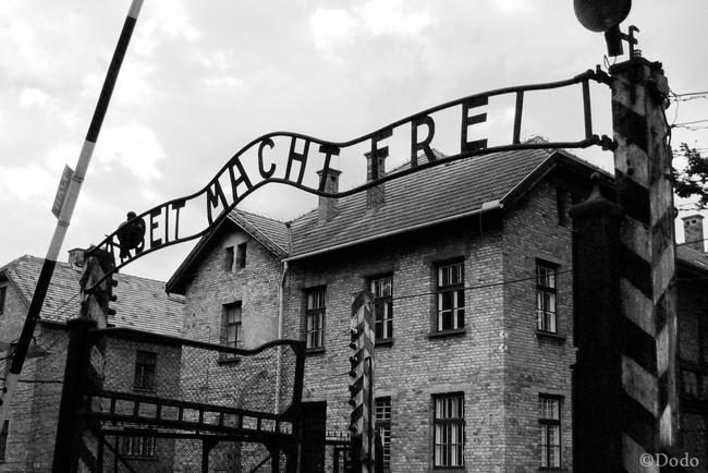 Arbeit_macht_frei_by_Dodo91