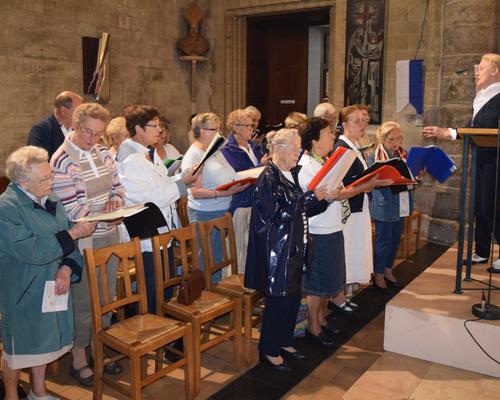 Chorale de Notre-Dame-du-Saint-Cordon dirigée par Mme Bonduelle