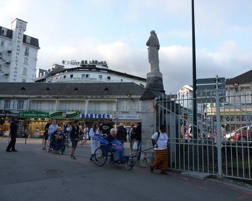 Lourdes2015-messeaccueil 46