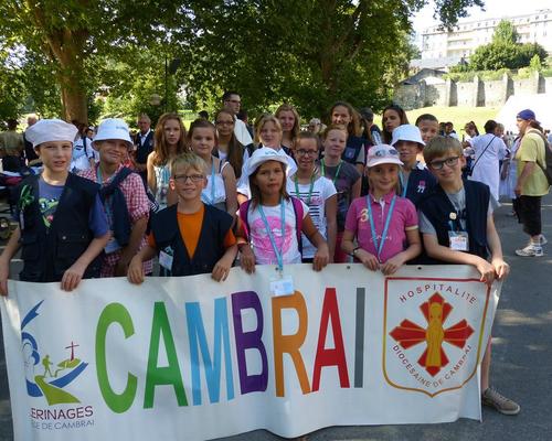 Lourdes2015_mercredi_proc-St-Sacrement (1) (Copier