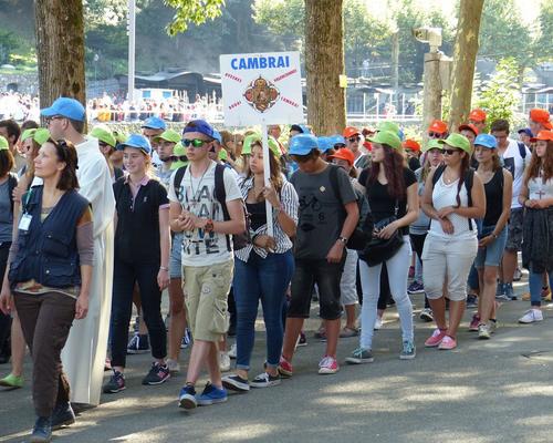 Lourdes2015_mercredi_proc-St-Sacrement (5) (Copier