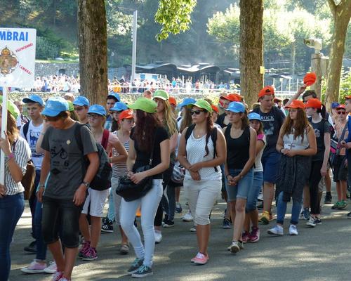 Lourdes2015_mercredi_proc-St-Sacrement (6) (Copier