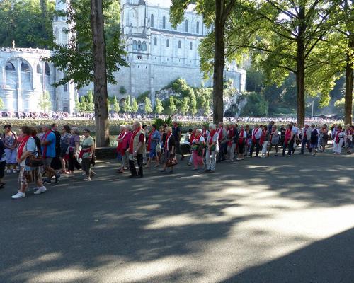 Lourdes2015_mercredi_proc-St-Sacrement (29) (Copie