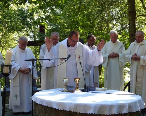 Lourdes2015_messe-cite-saint-pierre 35