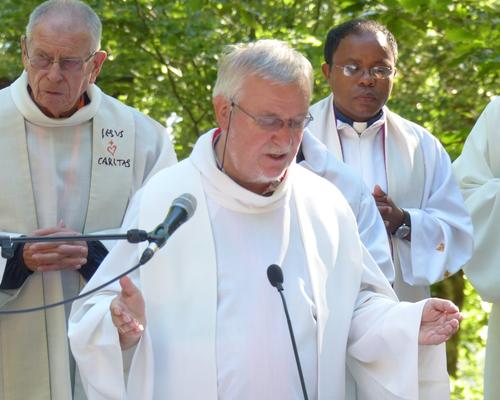 Lourdes2015_messe-cite-saint-pierre 36
