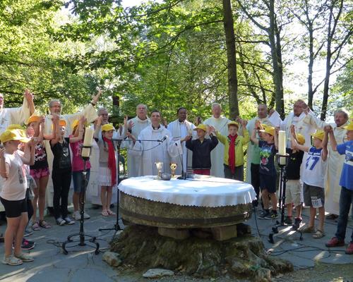 Lourdes2015_messe-cite-saint-pierre 37