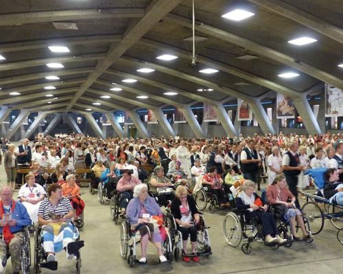 Lourdes2015_sacrement-malades 5