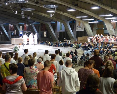 Lourdes2015_sacrement-malades 17