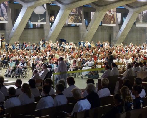 Lourdes2015_sacrement-malades 20
