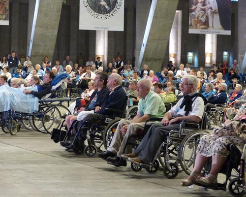 Lourdes2015_sacrement-malades 30