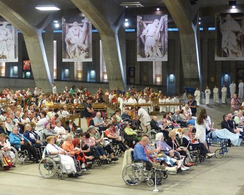 Lourdes2015_sacrement-malades 49