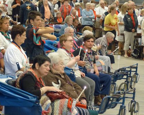 Lourdes2015_sacrement-malades 52