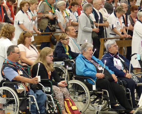 Lourdes2015_sacrement-malades 54