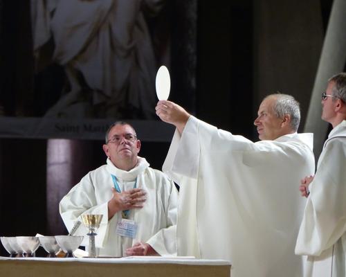 Lourdes2015_sacrement-malades 56