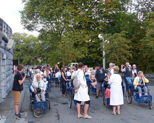 Lourdes2015_procession-mariale 2