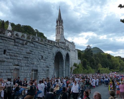 Lourdes2015_procession-mariale 10