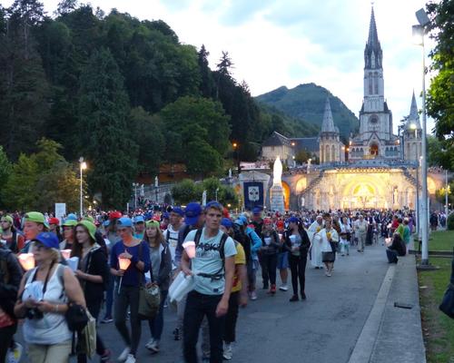 Lourdes2015_procession-mariale 15