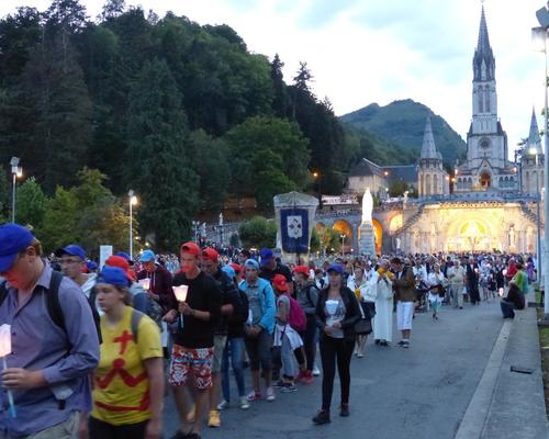 Lourdes2015_procession-mariale 16