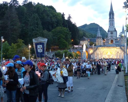 Lourdes2015_procession-mariale 17