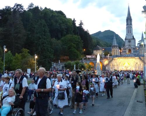 Lourdes2015_procession-mariale 19