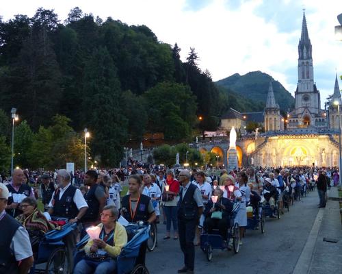 Lourdes2015_procession-mariale 21