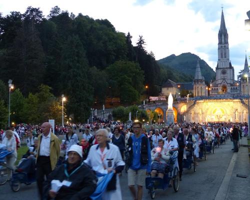Lourdes2015_procession-mariale 22
