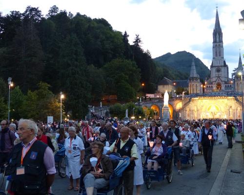Lourdes2015_procession-mariale 23