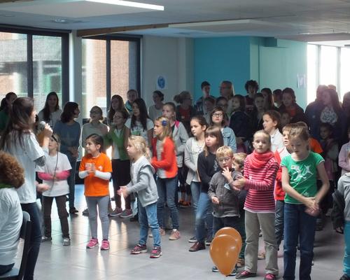 chants, amimés par Marie