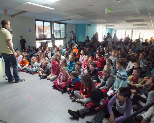 attentifs aux paroles de Joseph
