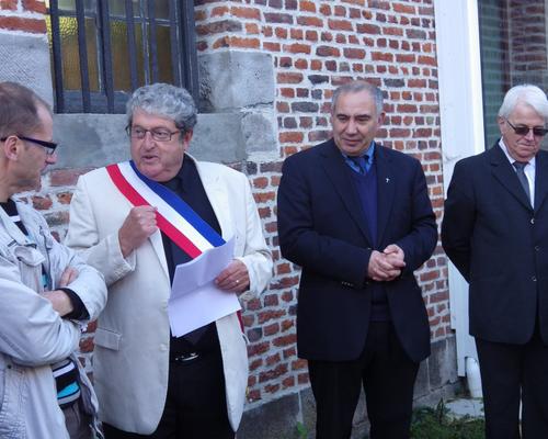 ...des échanges... puis vient le temps...