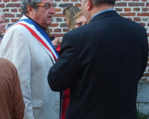 Monsieur le Maire et Monsieur le Doyen