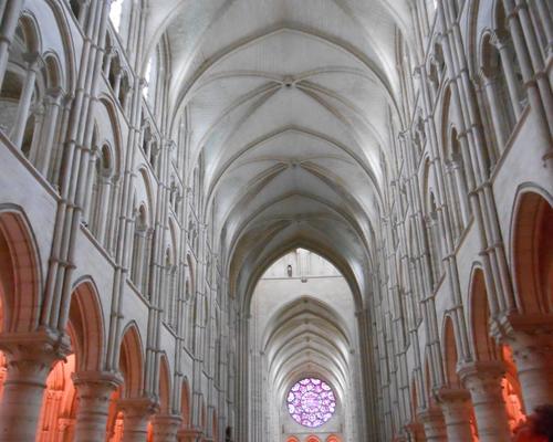28. Impressionnate cathédrale