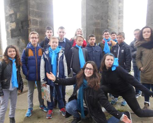 13. Dans la tour