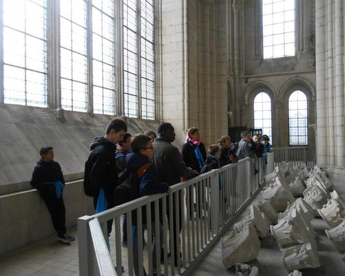 17. Visite des tribunes