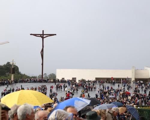 Messe du dimanche 11, légèrement arrosée