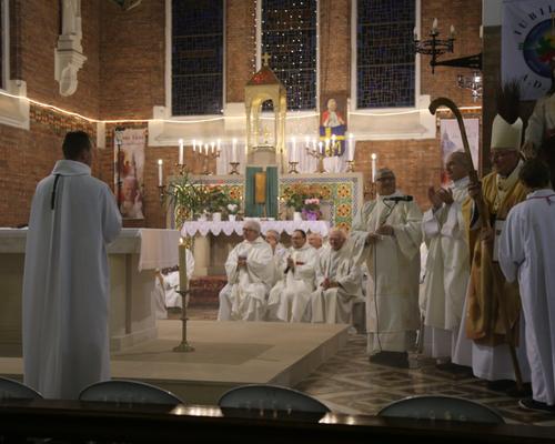 2015 11 22 Ordination Diacres (476)