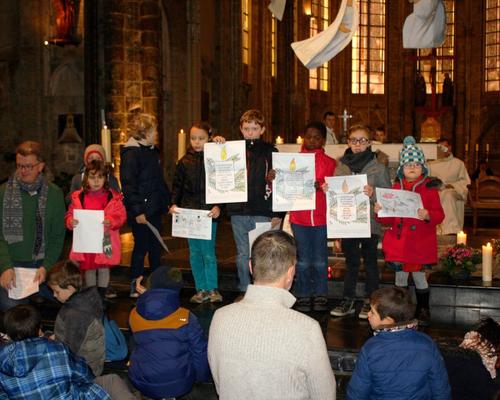 1512_Remise de Bibles 25