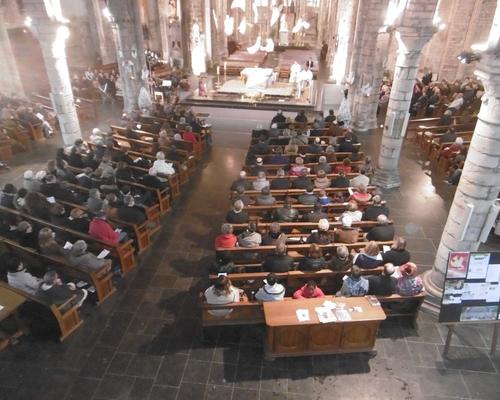 La foule.