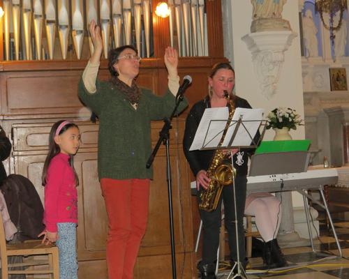 Nous sommes invités à chanter