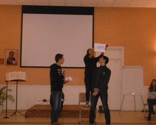Pendant les mimes.