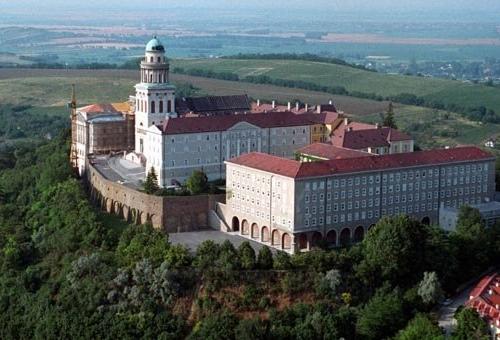 02Pannonhalma_Abbaye