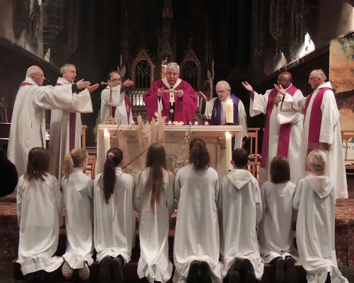 Messe en la Collégiale.