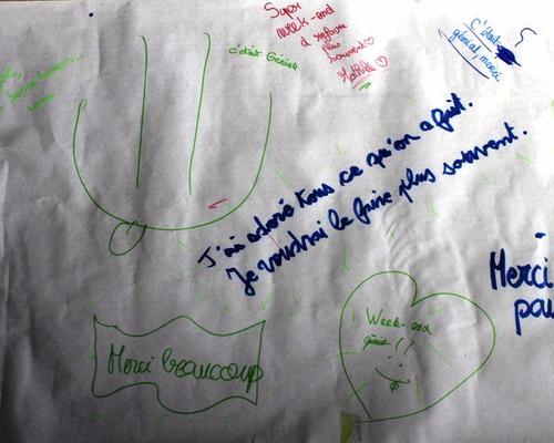 après la relecture les JTs réalisent une fresque  de leurs sentiments en fin de week-end