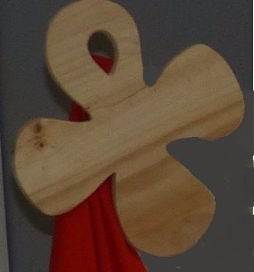 la croix mej sert de "témoin"  pour la prière partagée du temps de célébration finale avec les parents 