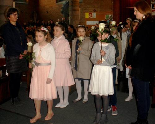 1603_1ères communions (Ecole St-Jean) 12