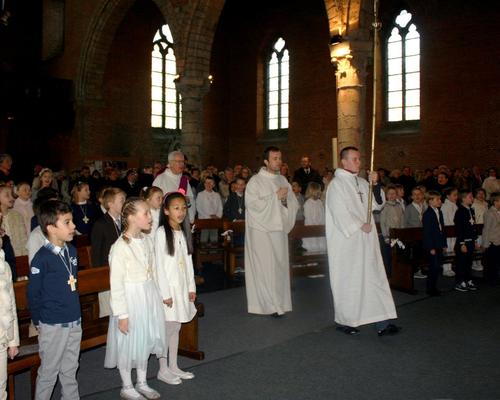 1603_1ères communions (Ecole St-Jean) 15