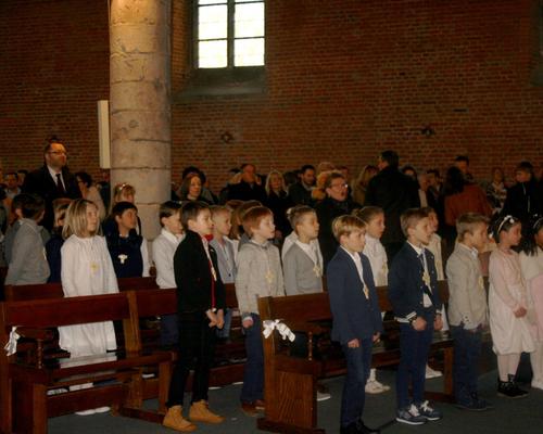 1603_1ères communions (Ecole St-Jean) 17