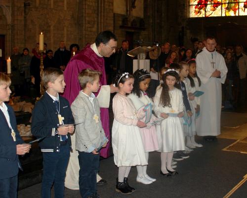 1603_1ères communions (Ecole St-Jean) 26